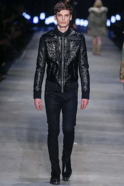 Look 22